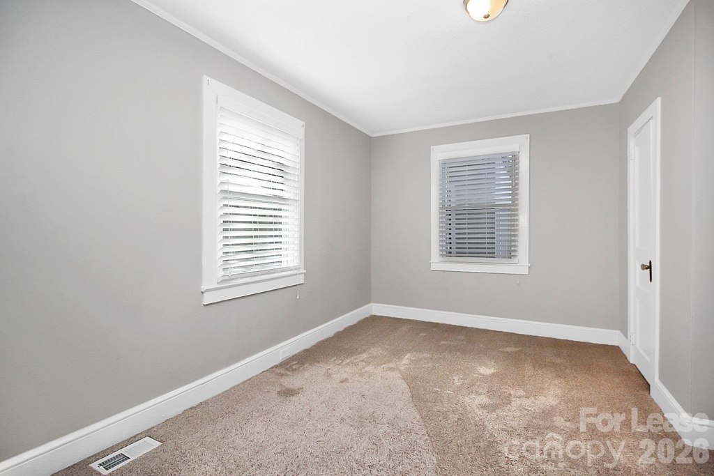 105 Oak Street - Photo 15