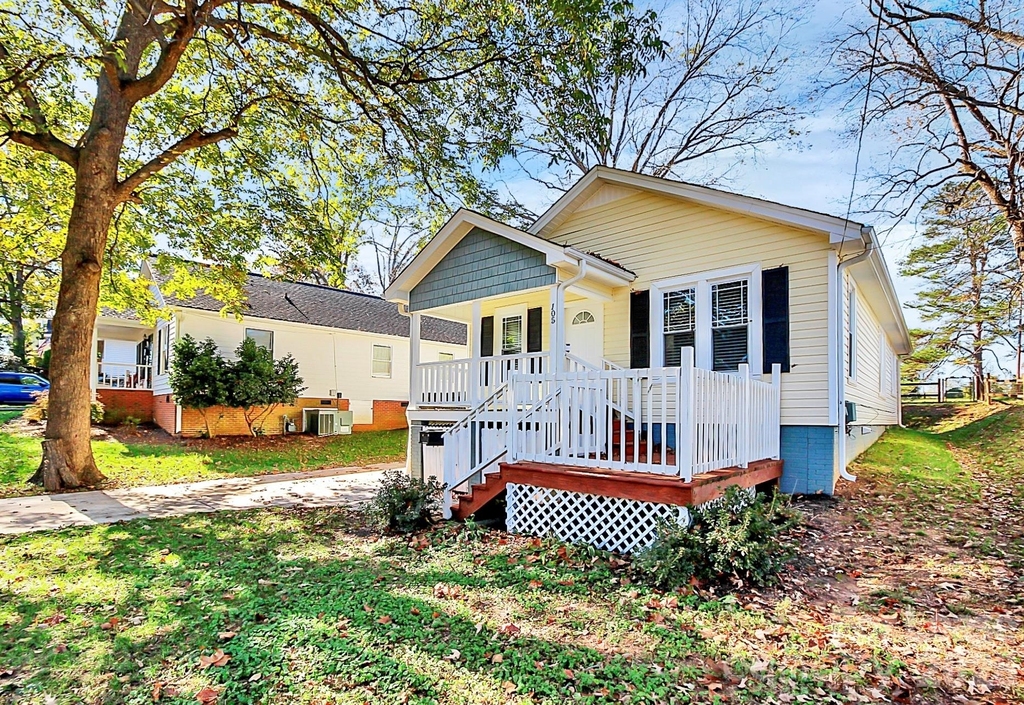 105 Oak Street - Photo 1
