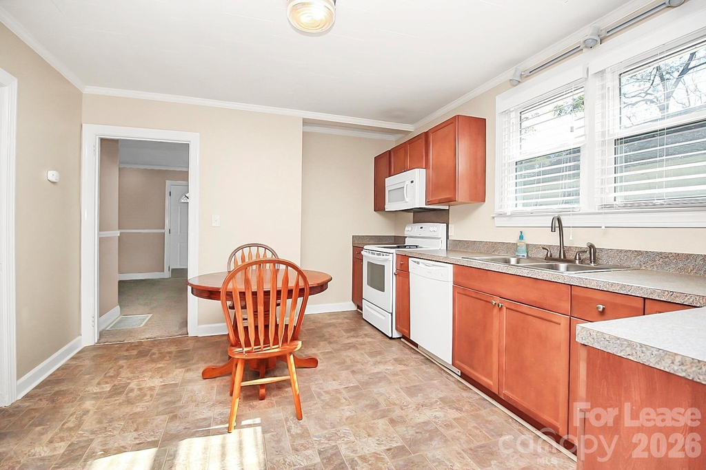 105 Oak Street - Photo 12