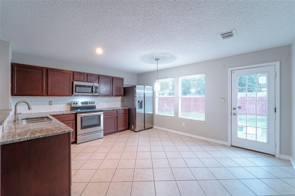 4403 Cedar Crest Drive - Photo 5