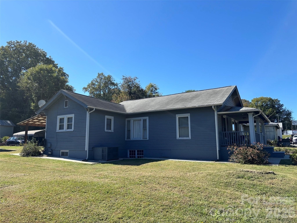 5122 Wilkinson Boulevard - Photo 1
