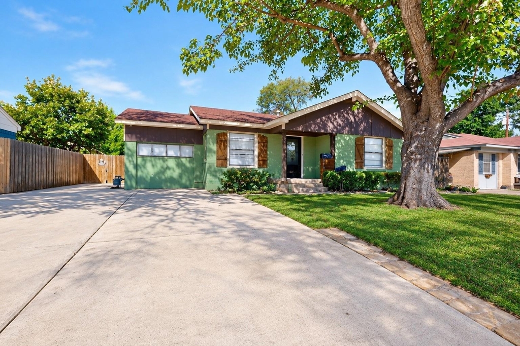 2213 Huskey Street - Photo 1