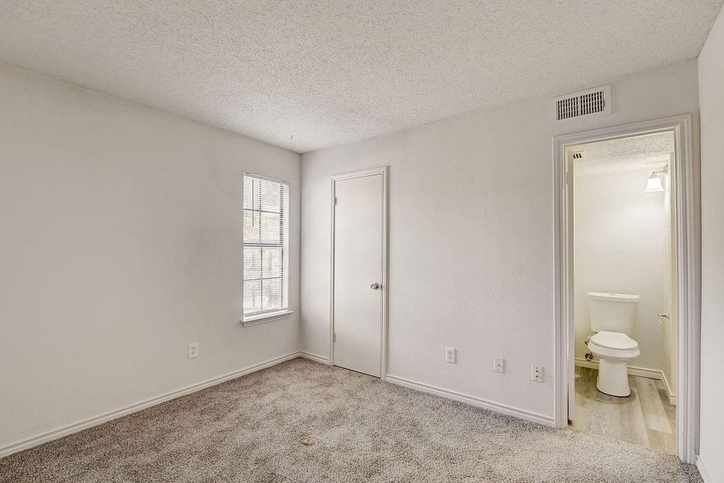 9920 Forest Lane - Photo 20