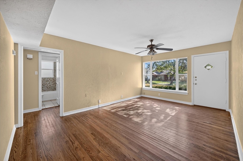 5925 Victor Street - Photo 6