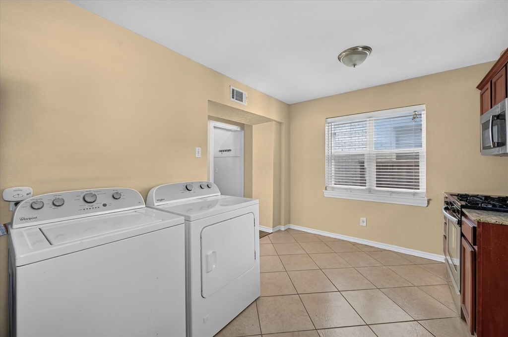 5925 Victor Street - Photo 9