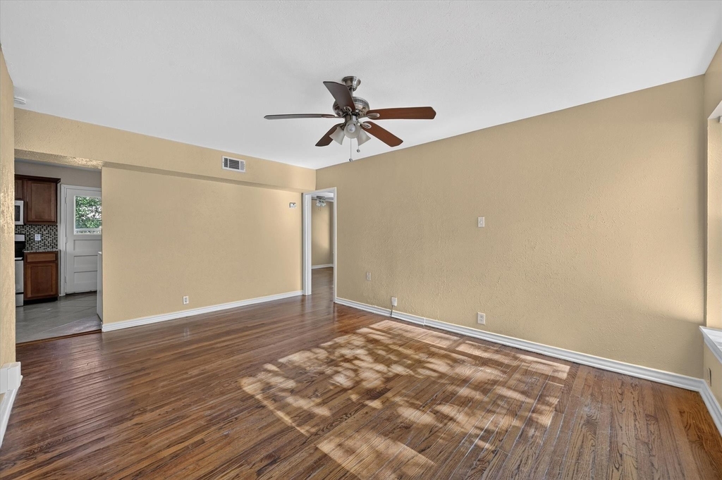 5925 Victor Street - Photo 5