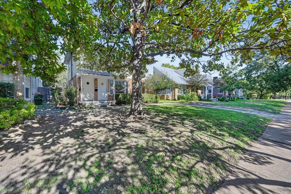 5925 Victor Street - Photo 2