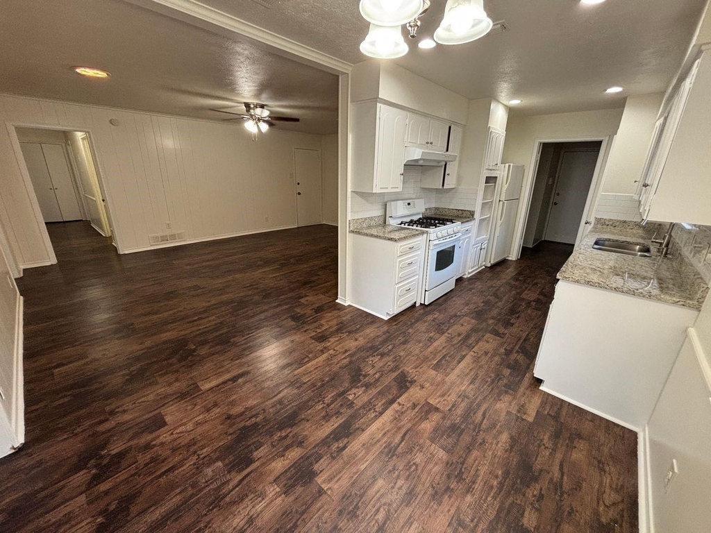 1814 Bardfield Avenue - Photo 7