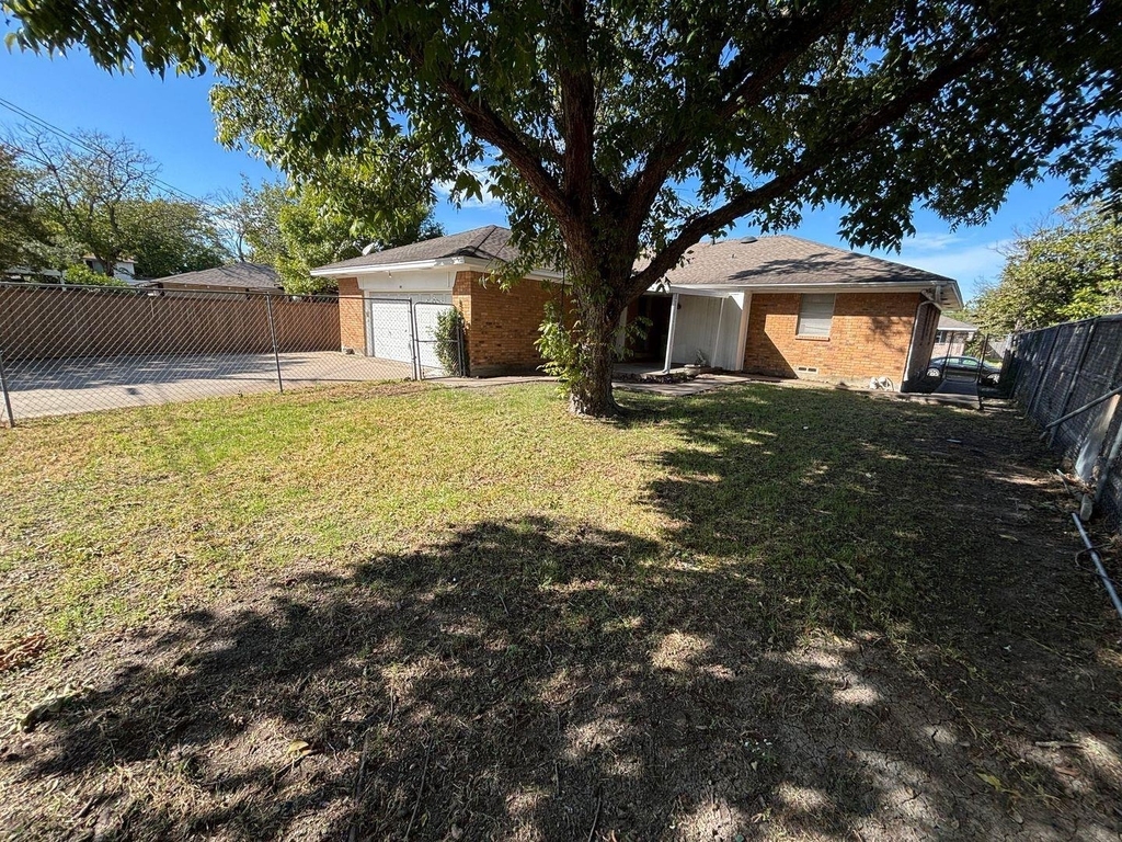 1814 Bardfield Avenue - Photo 1