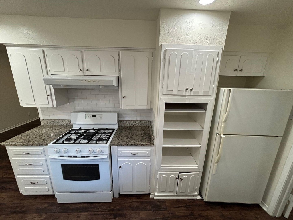 1814 Bardfield Avenue - Photo 10