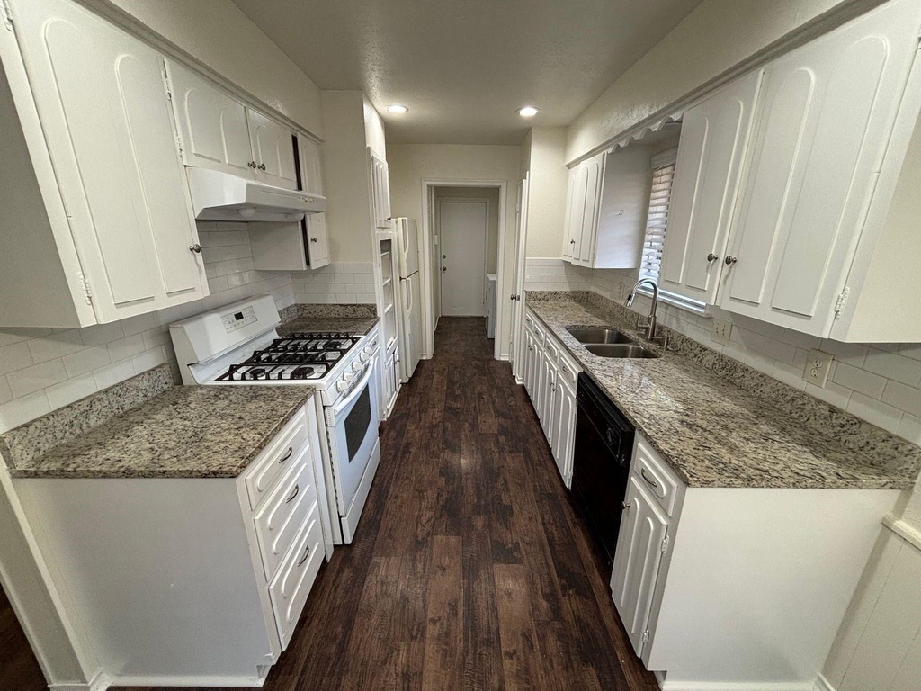 1814 Bardfield Avenue - Photo 8