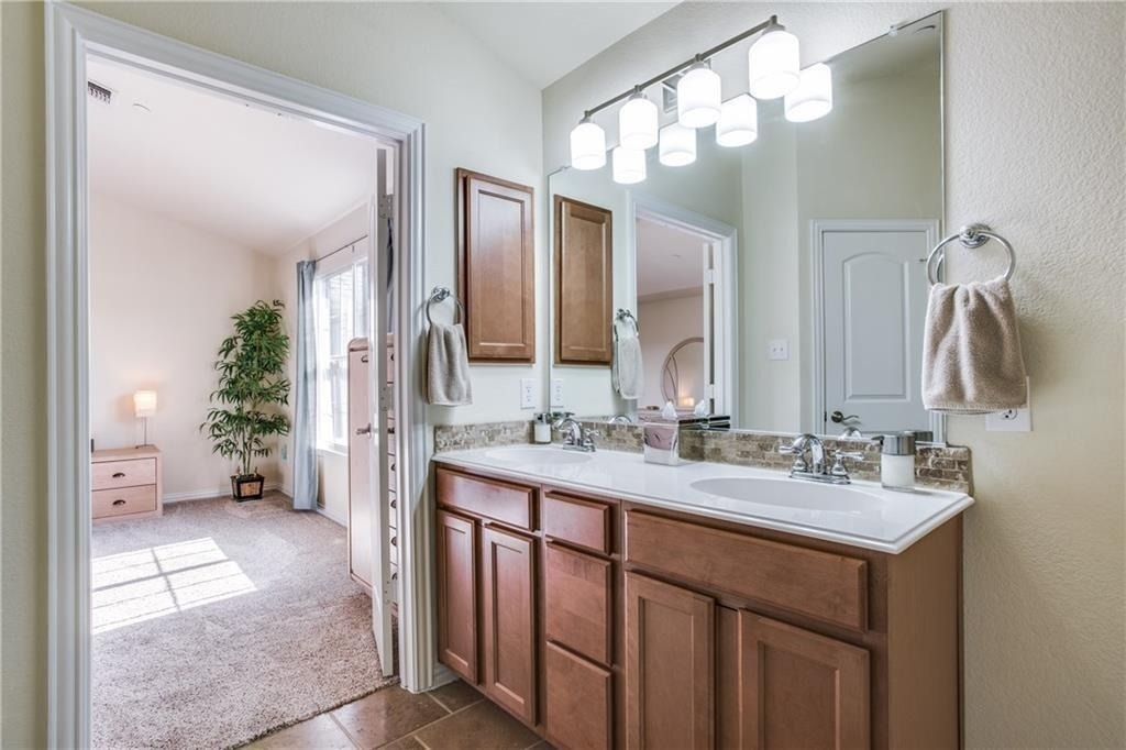 7957 Hannah Street - Photo 7