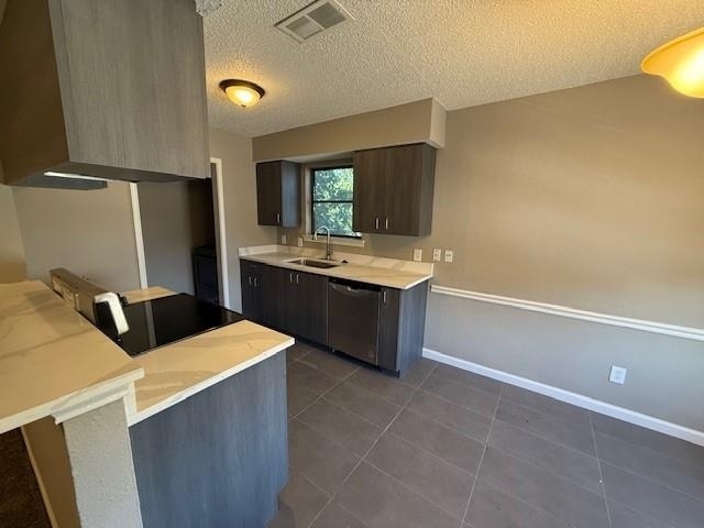 320 N Queens Court N - Photo 5