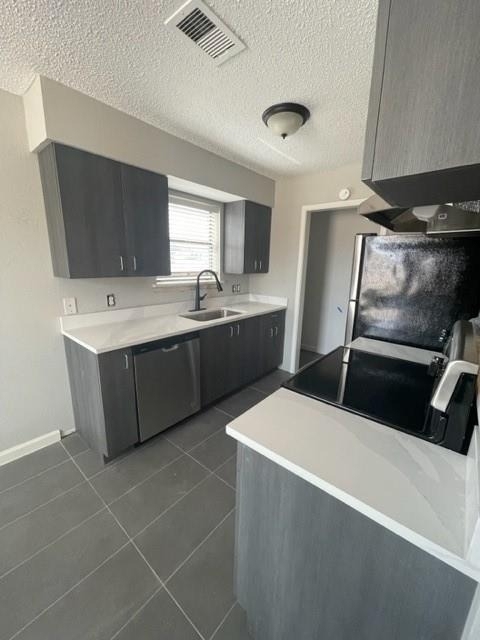 320 N Queens Court N - Photo 2
