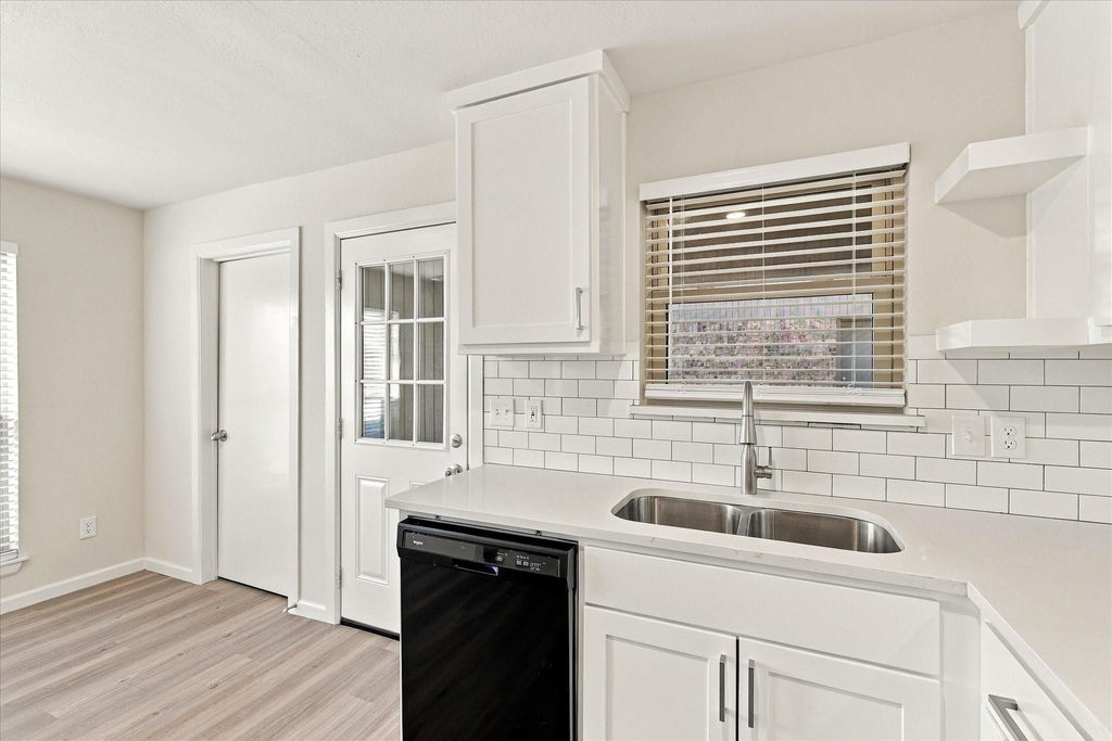 3701 W 6th Street - Photo 10
