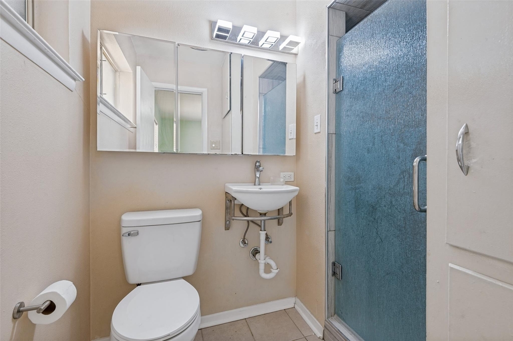 2218 Royal Oaks Drive - Photo 4