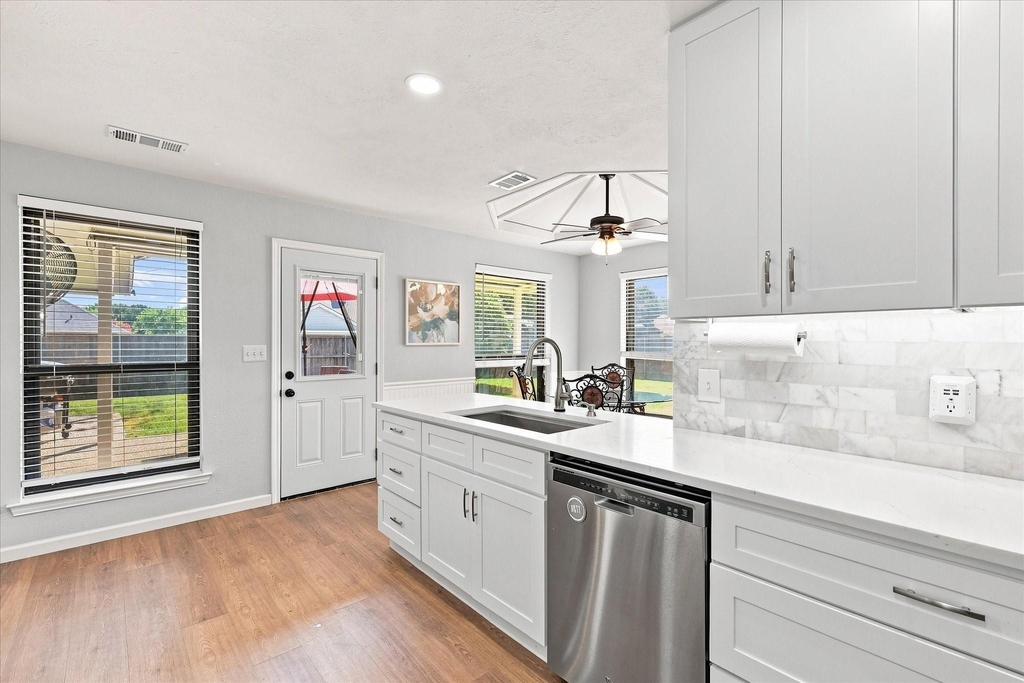 924 Thoreau Lane - Photo 11