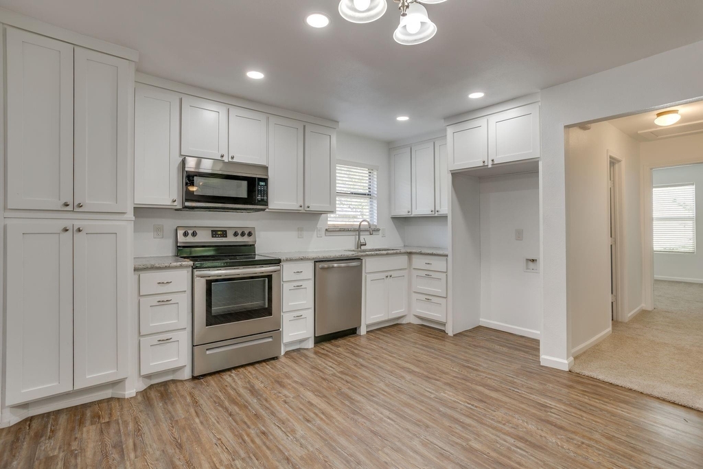 906 Euclid Street - Photo 5