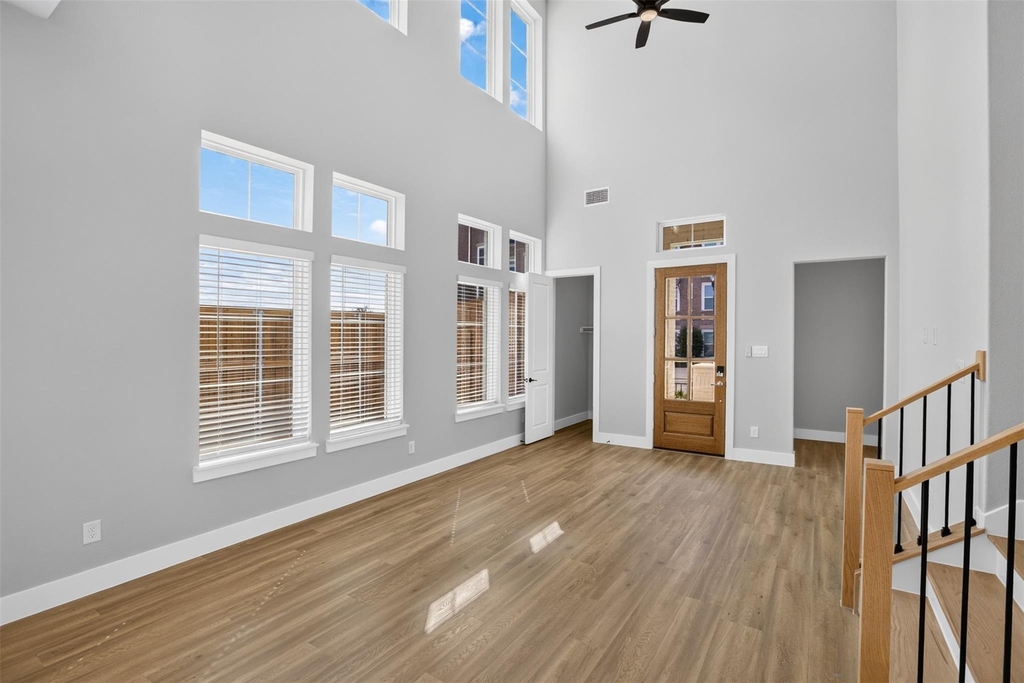 4484 Burge Avenue - Photo 6