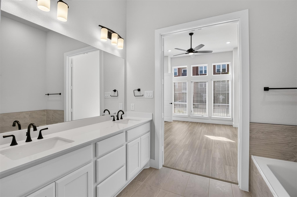 4484 Burge Avenue - Photo 4