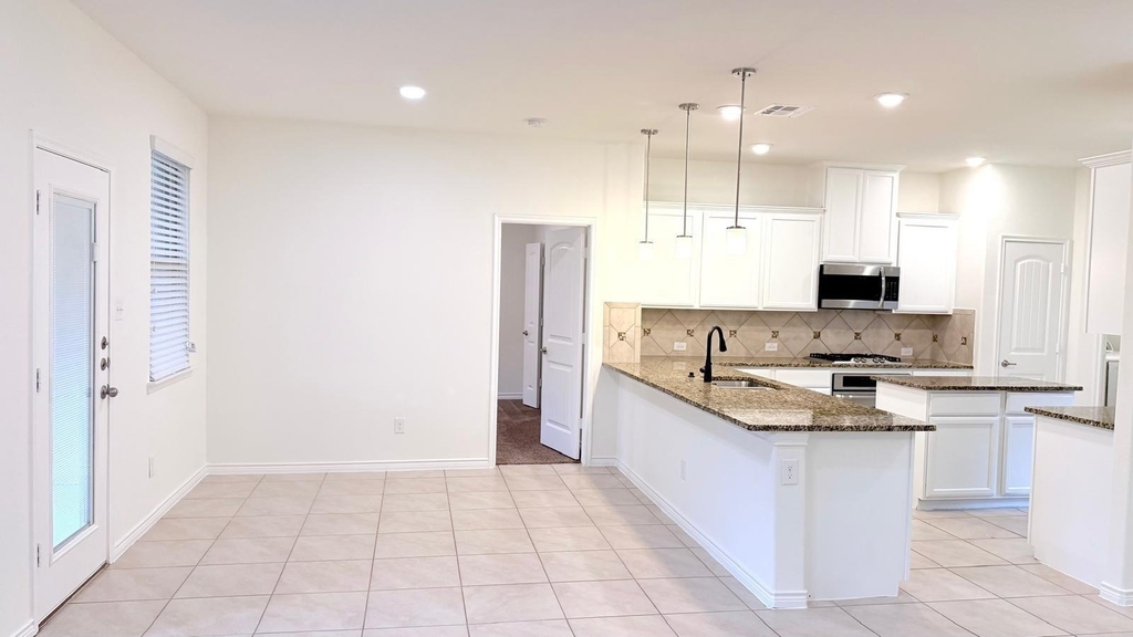 10020 Kemah Place - Photo 13