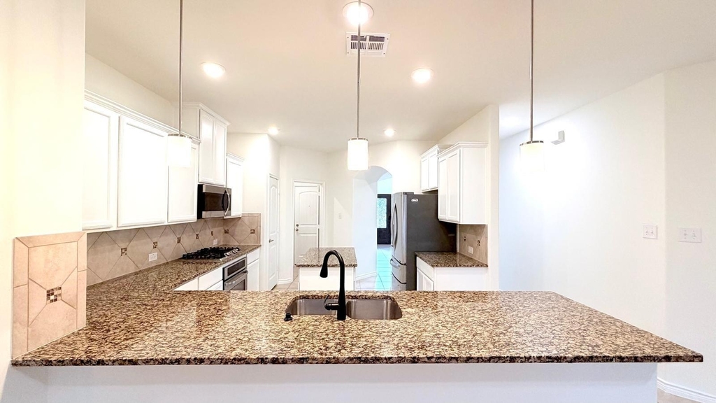 10020 Kemah Place - Photo 9