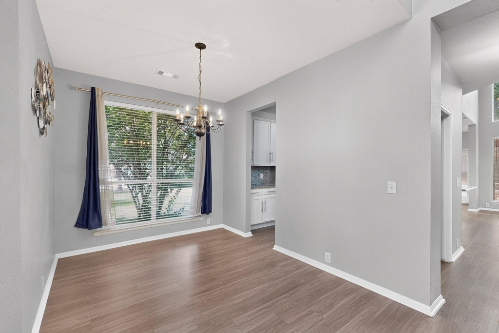 2712 Thorncreek Lane - Photo 10