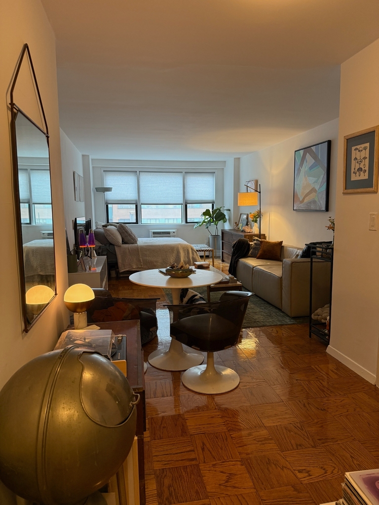 435 West 57th Street - Photo 1