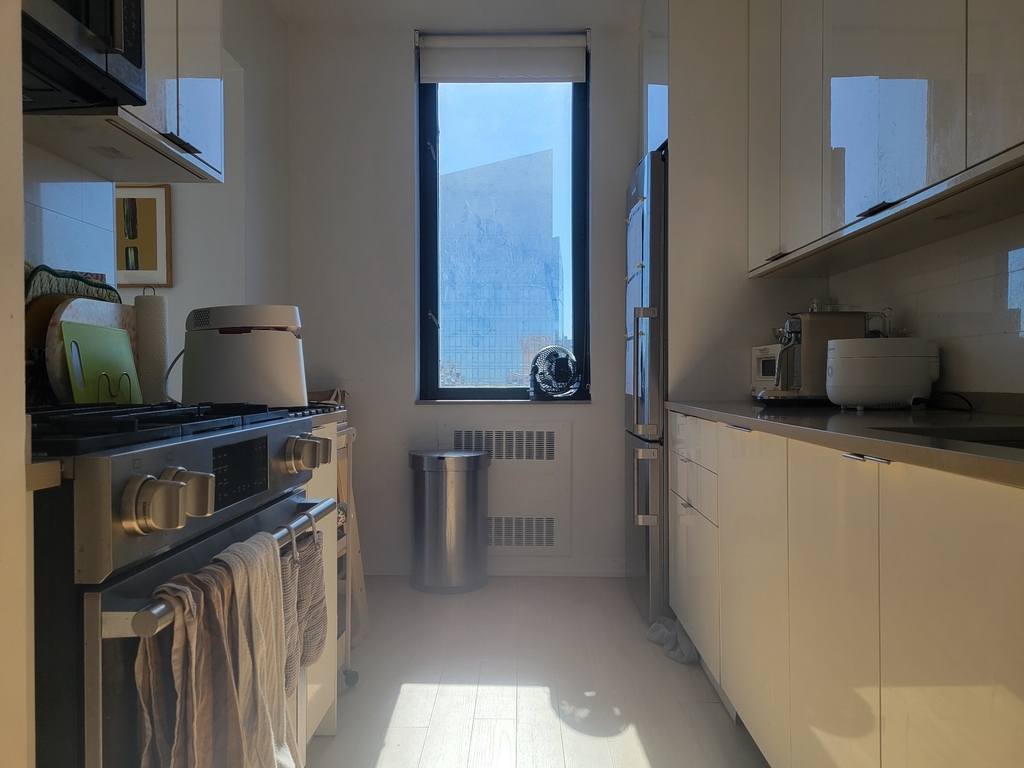 75 West End Avenue - Photo 3