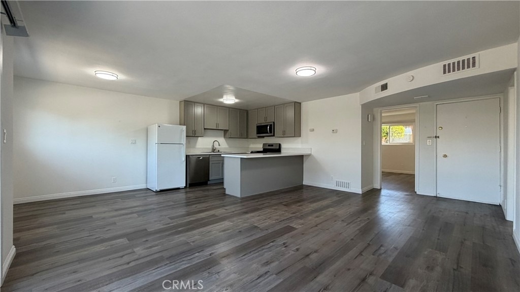 1831 Garvey Avenue - Photo 2