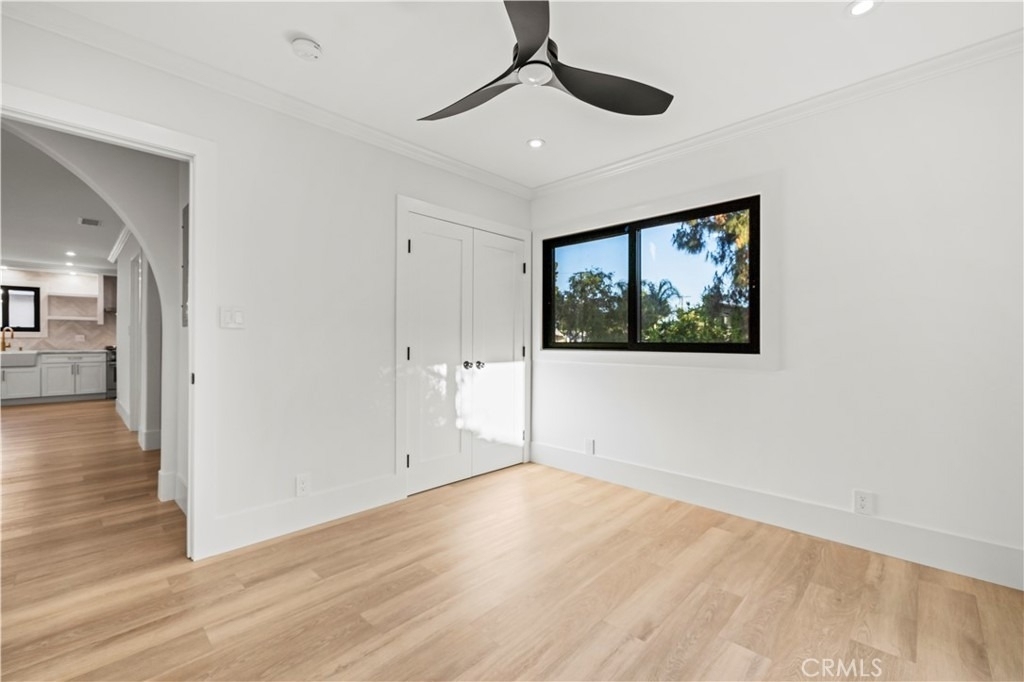 16243 Chatsworth Street - Photo 11
