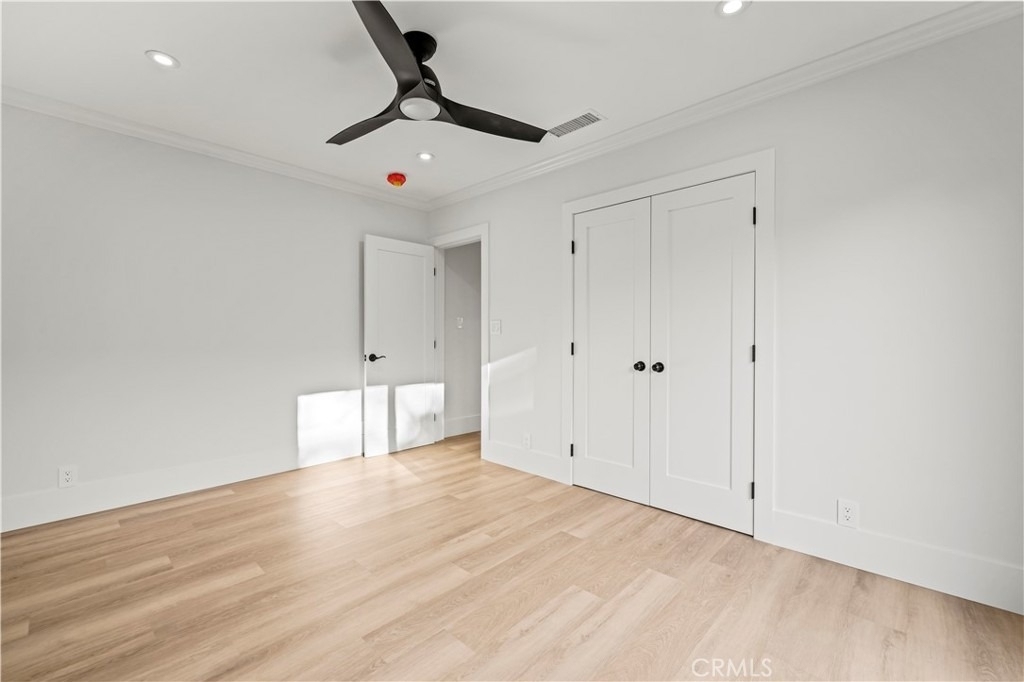 16243 Chatsworth Street - Photo 13