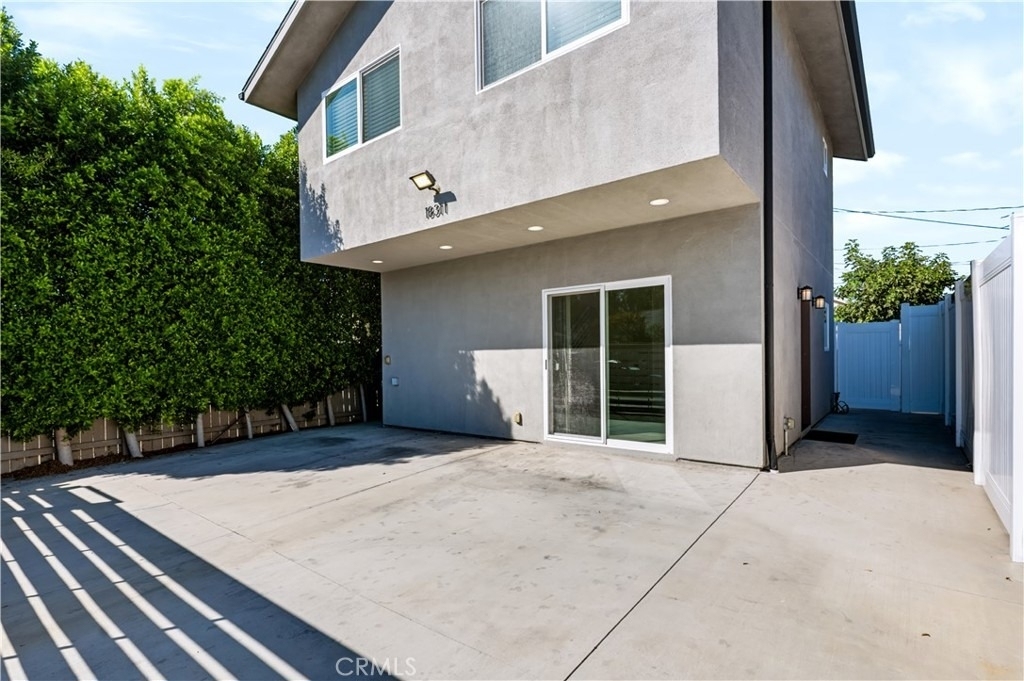 18311 Schoolcraft Street - Photo 4