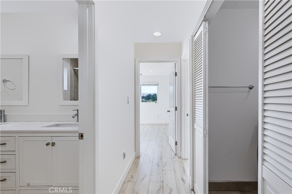 18311 Schoolcraft Street - Photo 14