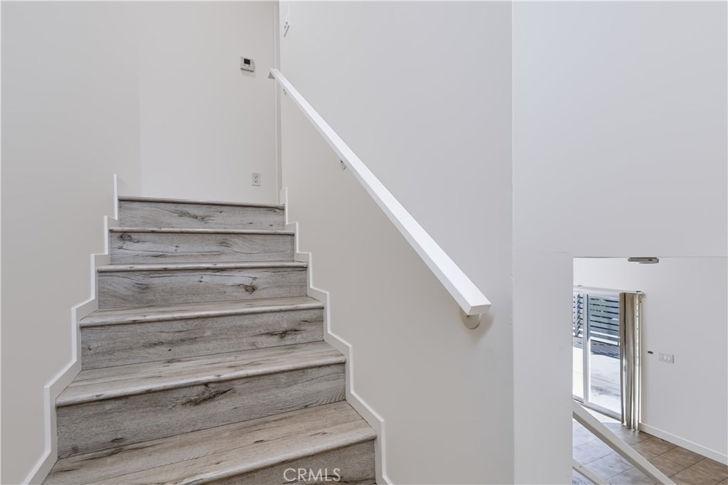 18311 Schoolcraft Street - Photo 13