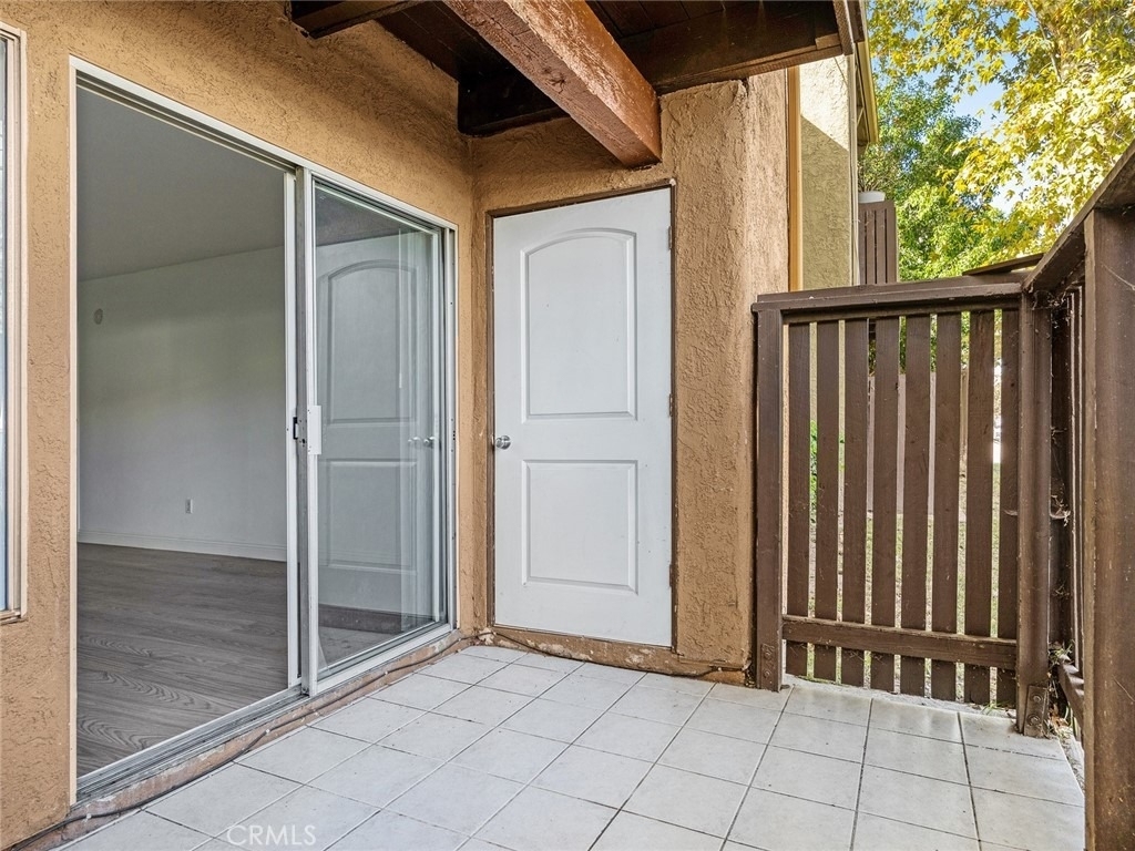 18350 Hatteras Street - Photo 14
