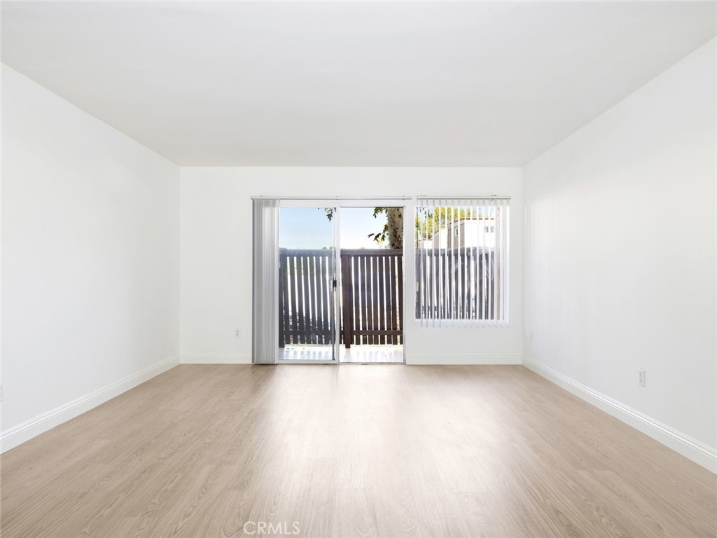 18350 Hatteras Street - Photo 11