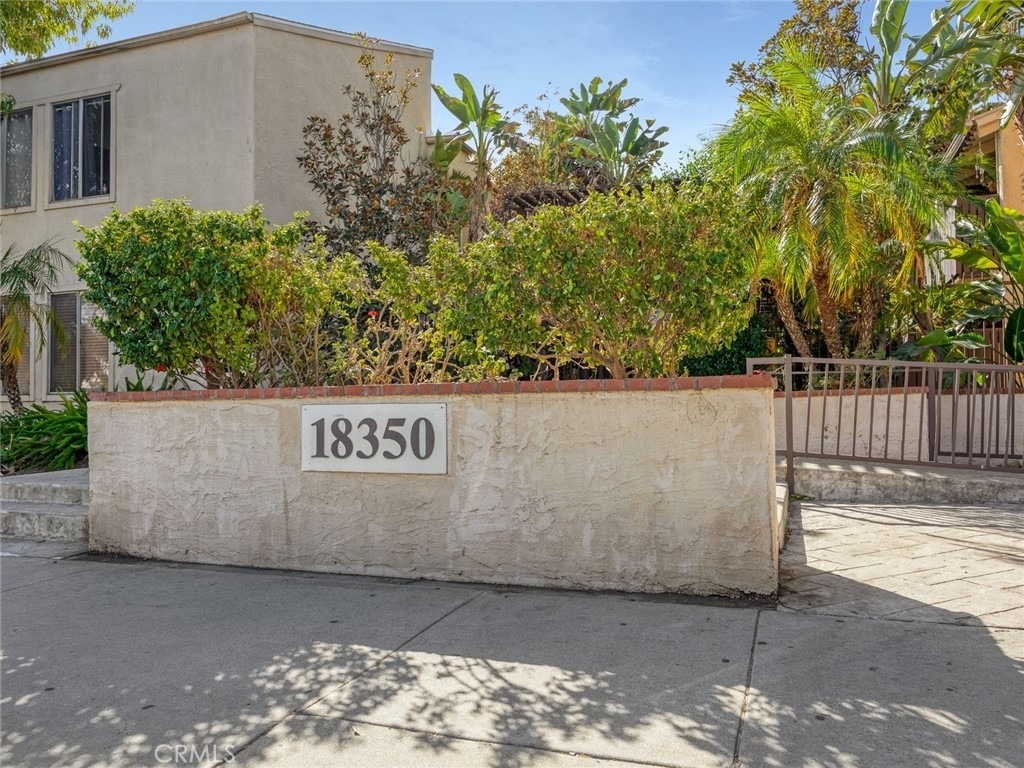 18350 Hatteras Street - Photo 0