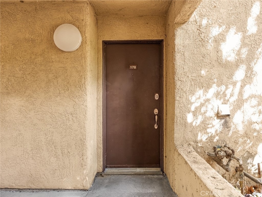 18350 Hatteras Street - Photo 3