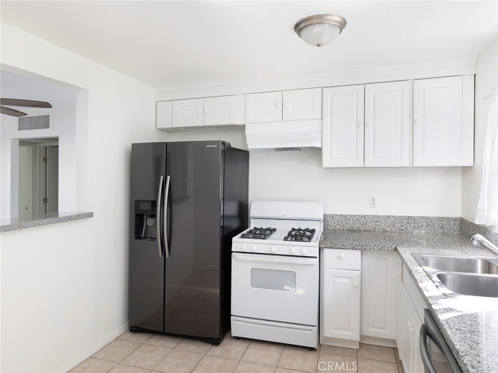 18350 Hatteras Street - Photo 6