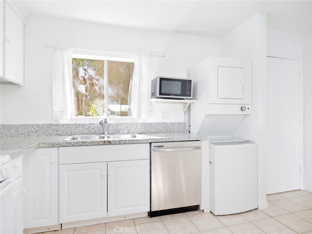 18350 Hatteras Street - Photo 7