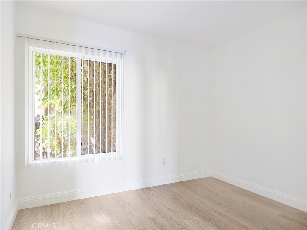 18350 Hatteras Street - Photo 19