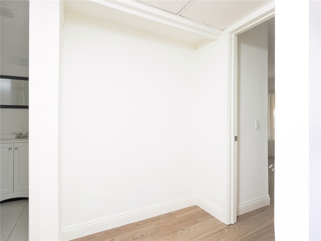 18350 Hatteras Street - Photo 16