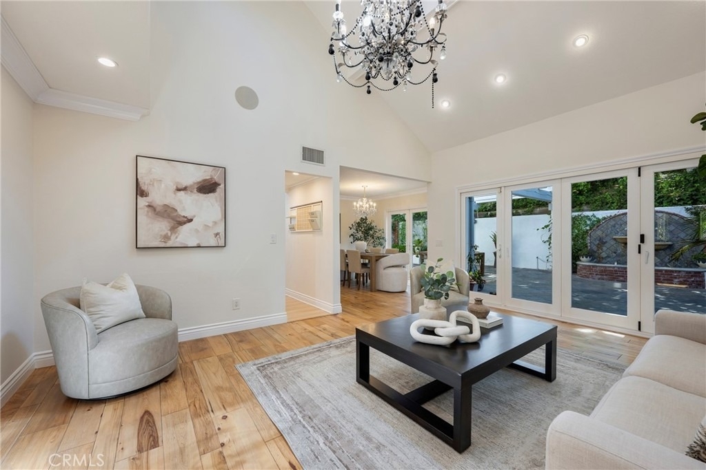 511 S Weymouth Court - Photo 4