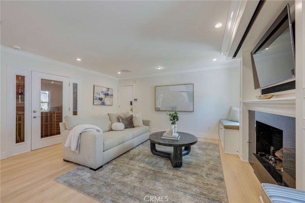 511 S Weymouth Court - Photo 11