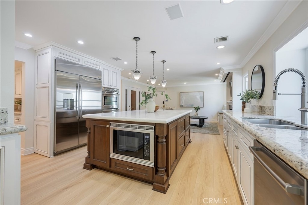 511 S Weymouth Court - Photo 8
