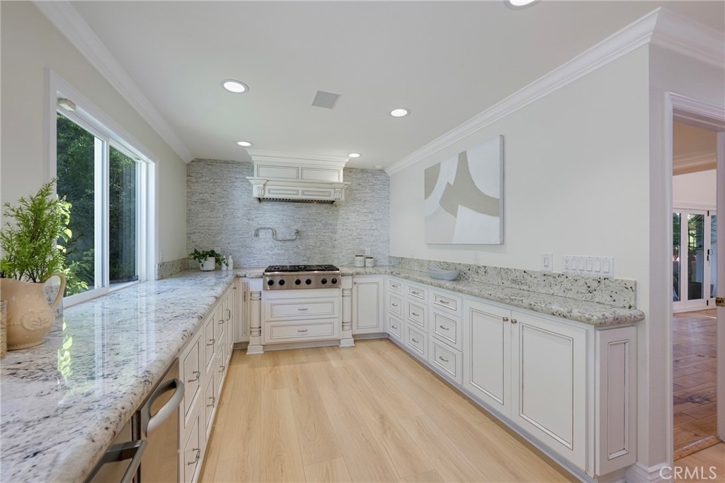 511 S Weymouth Court - Photo 9