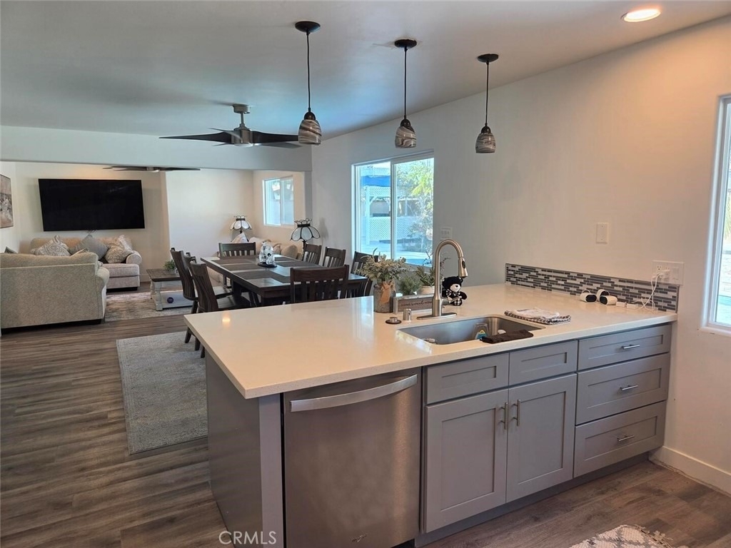 1628 White Oak - Photo 0