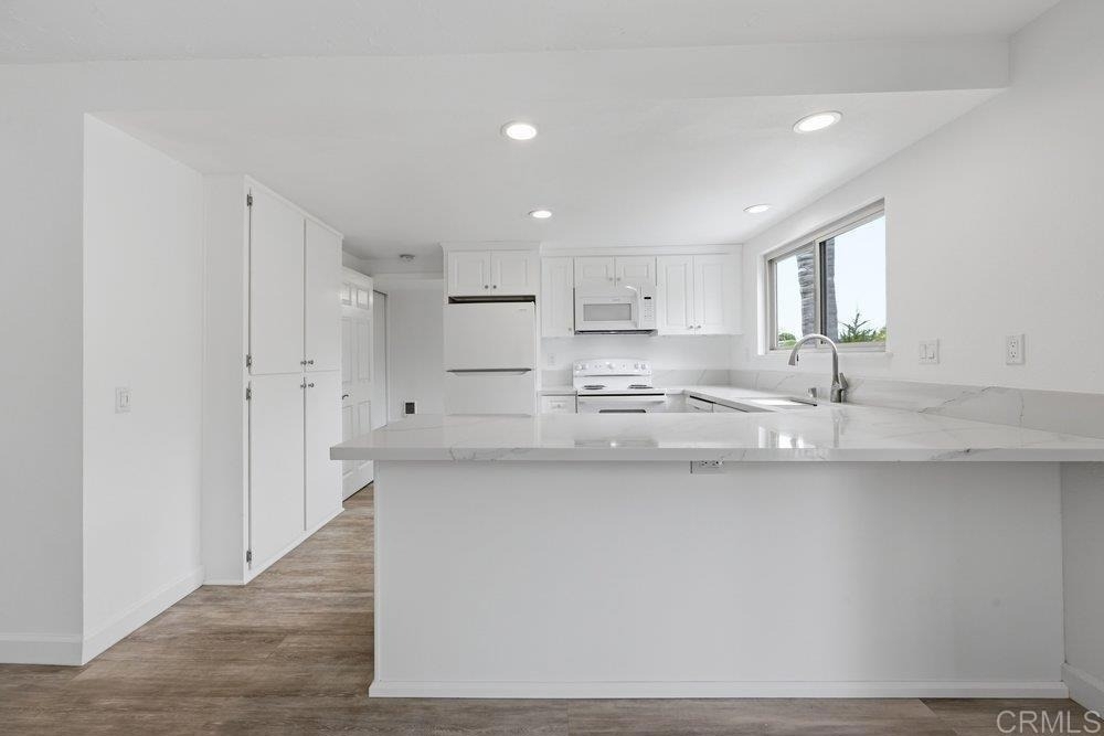 155 Rosebay Drive - Photo 2