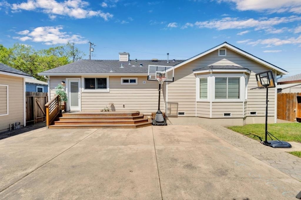 1418 Bradley Court - Photo 15